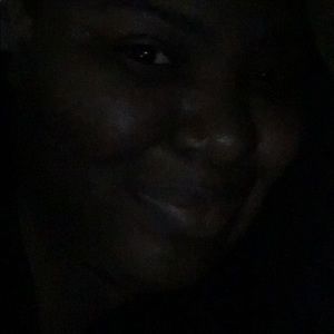 Meet your Posher, Kiona